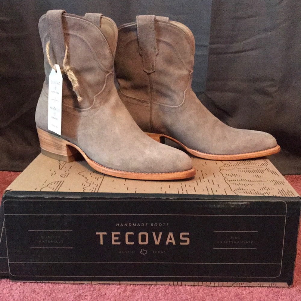 Boots.. The Lucy - Gray Suede size 9
